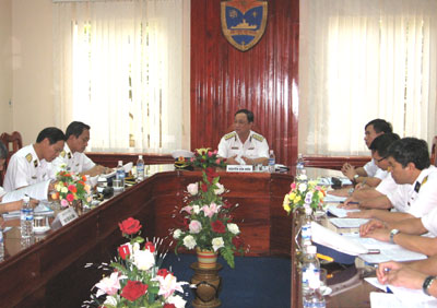 Đô đốc Nguyễn Văn Hiến thăm và kiểm tra Học viện Hải quân