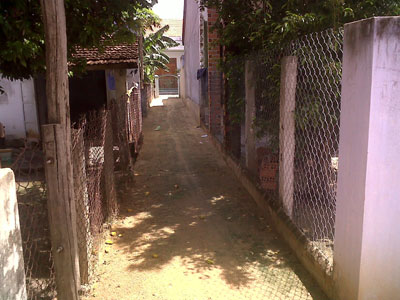  Hiện trạng con đường  và bản trích đo địa chính thể hiện diện tích bị các hộ lấn chiếm 