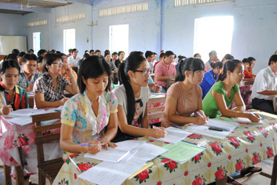  “Các anh chị nhớ đừng nhầm dấu nhé, nghĩa từ có thể khác hẳn đấy!”