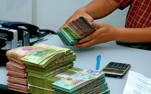 Tiền vẫn chảy mạnh vào ngân hàng