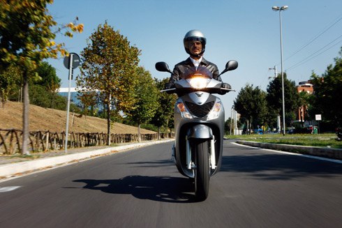 Xe tay ga và tâm lý chuộng hình thức của người Việt