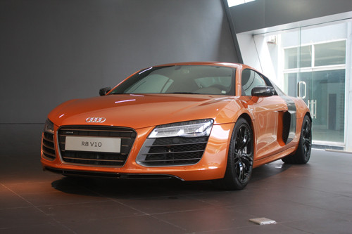  Audi R8 V10 Plus. 