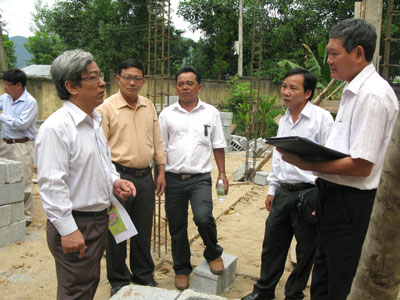 Đẩy nhanh tiến độ thi công các công trình kịp phục vụ năm học mới