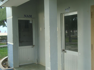 Nhà vệ sinh thường xuyên bị khóa cửa