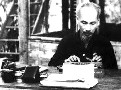 Tiếp nhận hơn 200 hiện vật về Chủ tịch Hồ Chí Minh