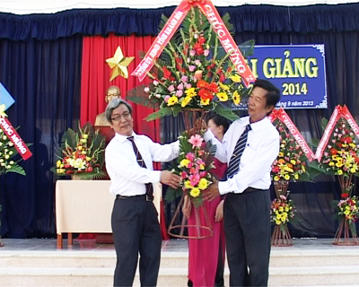 Khai giảng năm học mới 2013 - 2014