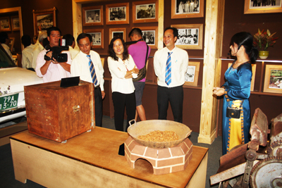 Khai trương phòng truyền thống