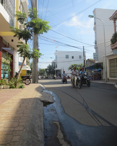 Kiên quyết xử lý tình trạng tự ý đập phá bó vỉa hè