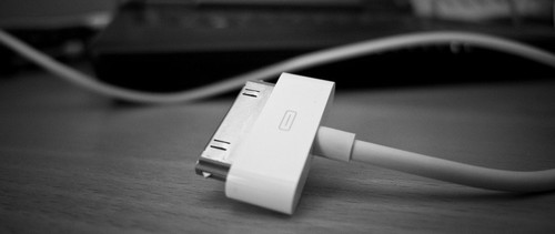 Cáp chính hãng mềm, dễ cuộn tròn và khi gỡ ra thường không bị rối, gẫy.