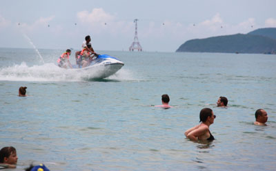 Mô tô nước tiếp tục vi phạm