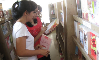 Tràn ngập tiểu thuyết diễm tình của Trung Quốc