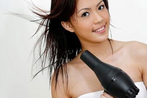 Mẹo "ăn gian" cho mái tóc mỏng