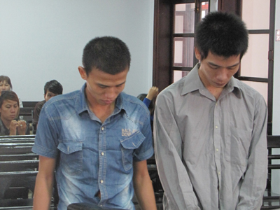 Đi uống sinh tố, tiện thể… trộm xe