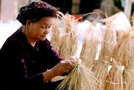 Chổi rơm của bà