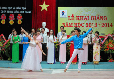 Trường Cao đẳng Sư phạm Trung Ương Nha Trang khai giảng năm học mới 2013 - 2014