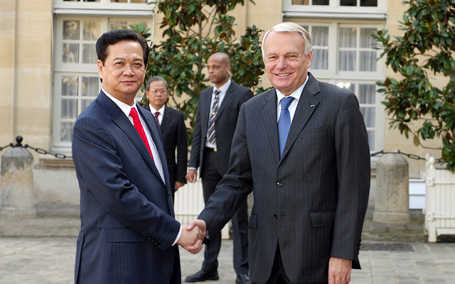 Thủ tướng Nguyễn Tấn Dũng và Thủ tướng Pháp Jean-Marc Ayrault. Ảnh: VGP/Nhật Bắc