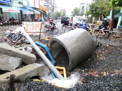 Dự án cải thiện Vệ sinh môi trường đặt máy bơm chống ngập tại đường Vân Đồn.