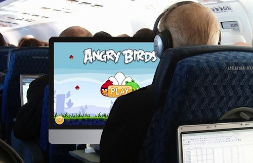 FAA đề nghị cho phép hành khách sử dụng smartphone và tablet trong lúc máy bay cất và hạ cánh