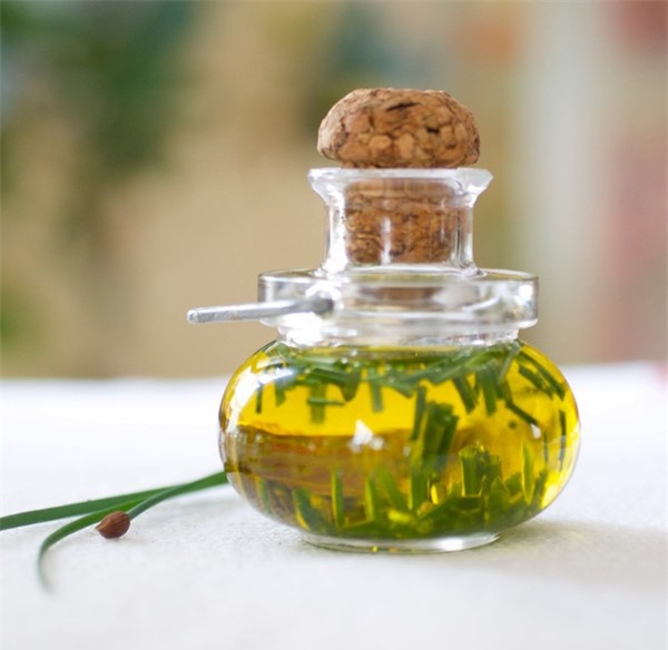 Mẹo làm trắng răng "thần tốc" với những nguyên liệu dễ kiếm