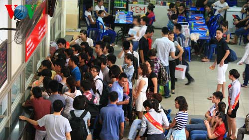 Người dân vẫn còn nhiều cơ hội mua vé tàu Tết