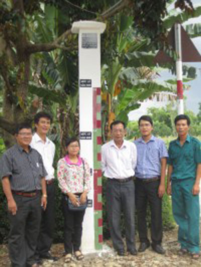 Cột mốc báo lũ tại xã Diên Đồng, huyện Diên Khánh.