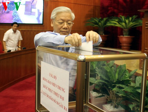 Ban Chấp hành Trung ương Đảng ủng hộ đồng bào miền Trung