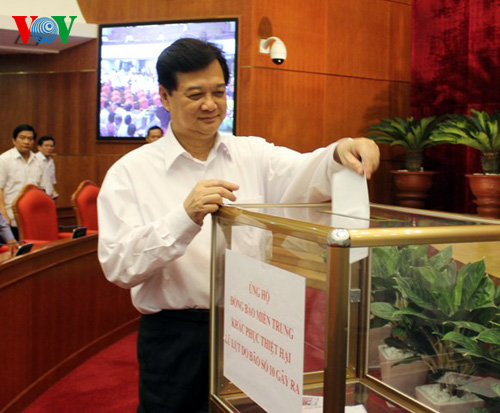Thủ tướng Nguyễn Tấn Dũng ủng hộ đồng bào miền Trung