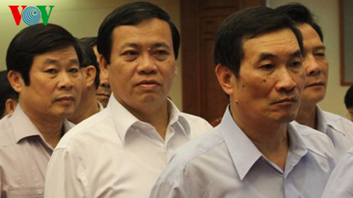 Các Ủy viên Trung ương Đảng ủng hộ đồng bào miền Trung