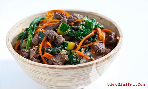 Thịt bò xào bí xanh rau cải