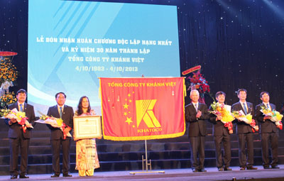 Đón nhận Huân chương Độc lập hạng Nhất