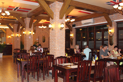 Nhà hàng Beerfest có không gian sang trọng và rộng rãi.