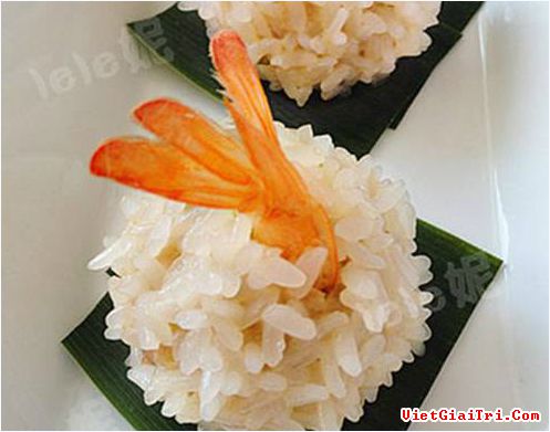 Xôi nếp viên nhân tôm thịt