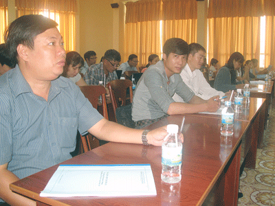 Gần 30 cán bộ, phóng viên báo chí tham gia Lớp tập huấn.