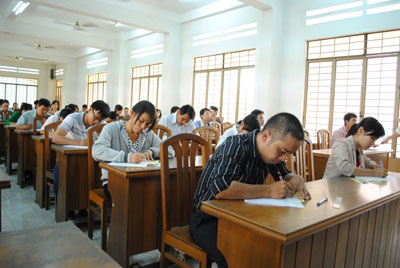 Thi tuyển dụng, nâng ngạch công chức, viên chức khối Đảng, đoàn thể