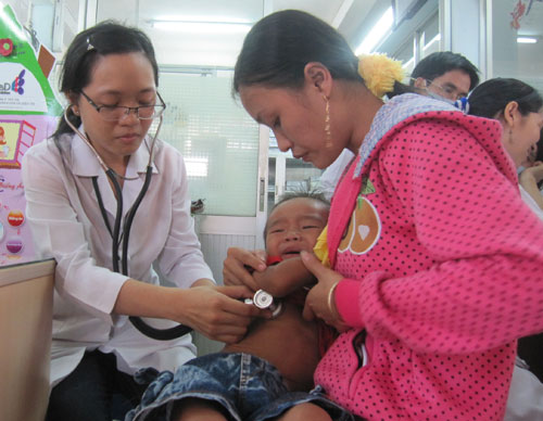 Sai lầm móc đàm, hút mũi cho trẻ