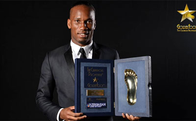 Tiền đạo Drogba nhận giải “Bàn chân vàng”