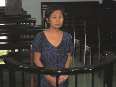 Vừa ra tù tiếp tục bán hàng trắng