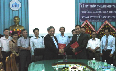 Hợp tác đào tạo, nghiên cứu khoa học với Công ty Đăng Phong
