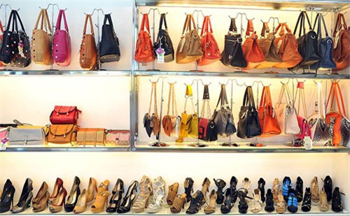 Thị trường thời trang, phụ kiện nở rộ những năm gần đây.