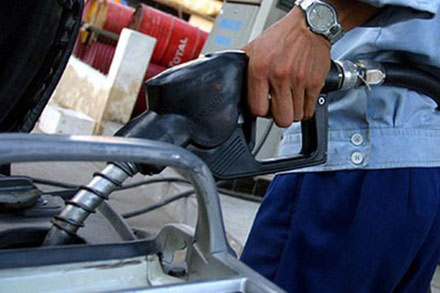 Bộ Tài chính yêu cầu doanh nghiệp chưa tăng giá xăng, dầu