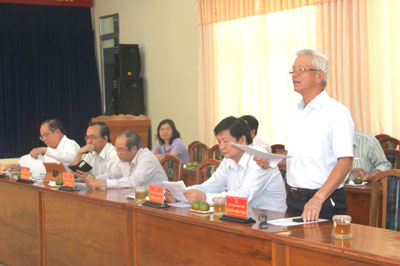 Kiên quyết xóa bỏ việc nuôi tôm trên cát ở Vạn Ninh