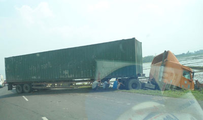 Bảo đảm an toàn giao thông trên quốc lộ