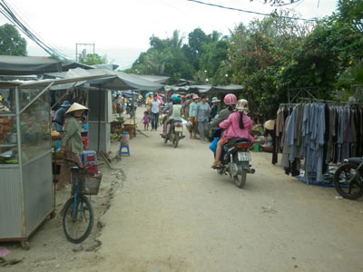 Đường hay chợ?