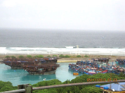 Gần 60 tàu cá của ngư dân vào trú, tránh bão tại Âu tàu đảo Song Tử Tây