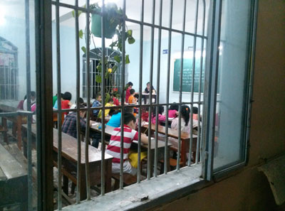 Biết cấm nhưng... vẫn dạy