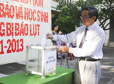 Ủng hộ hơn 16,5 triệu đồng cho đồng bào vùng bị bão lụt