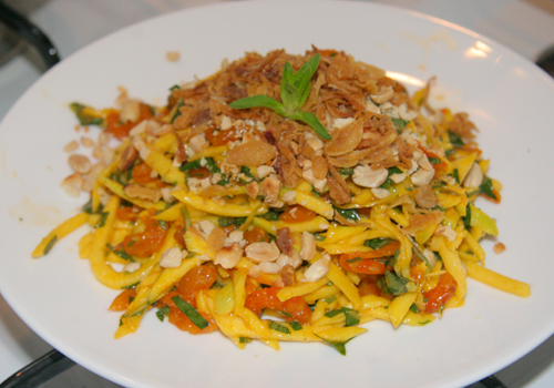 Gỏi xoài trộn tôm khô