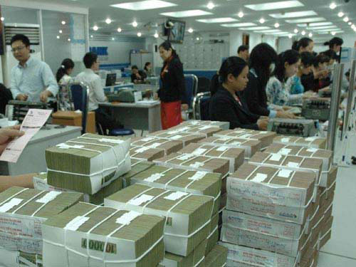 Ngân hàng rục rịch tăng lãi suất