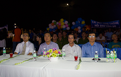 Lãnh đạo UBND TP. Nha Trang và các phòng ban chức năng cùng hàng ngàn người dân, du khách đã tham dự buổi lễ