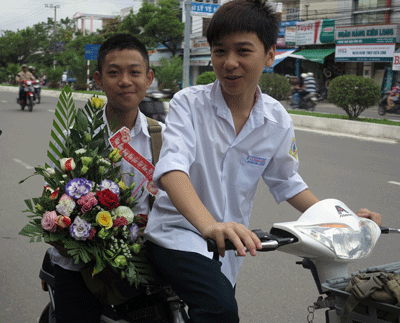 Quà tặng ngày 20-11 đa dạng nhưng sức mua không cao